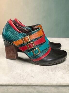 L'Artiste By Spring Step Muqui Ankle Boots Booties